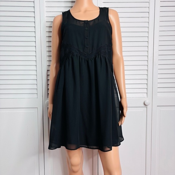 EXPRESS Black Babydoll Mini Dress Size Medium - Picture 1 of 9